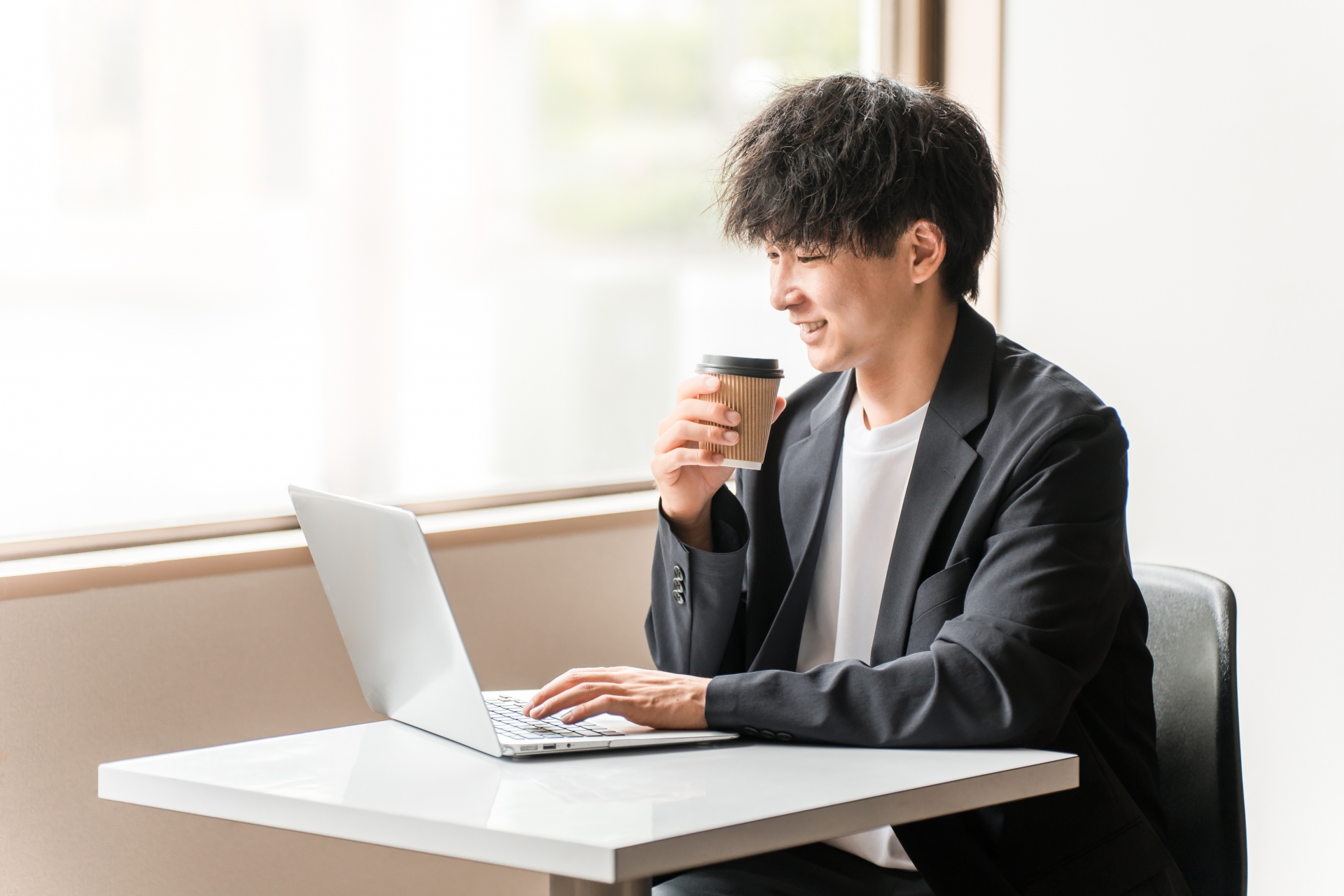 フリーランス 納品メール 例文 コピペ みなし検収 連絡こない